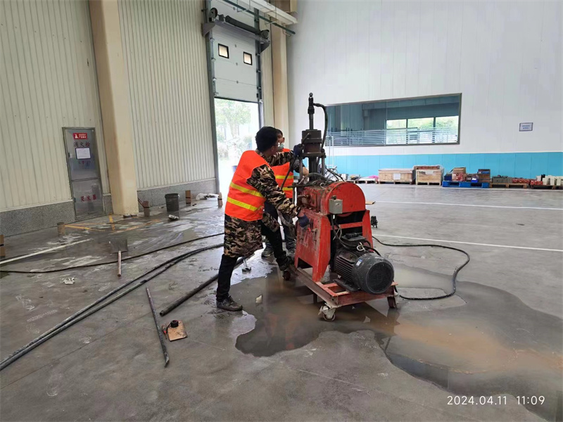 郎溪厂房地面下沉塌陷注浆加固施工